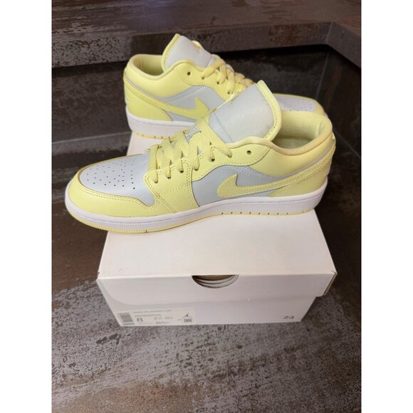 Women's Jordan 1 Low Lemonade Size 8- DC0774-007 - Picture 5 of 9